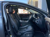 USED 2017 17 JAGUAR XJ 3.0 D V6 PORTFOLIO 4d 302 BHP 