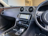 USED 2017 17 JAGUAR XJ 3.0 D V6 PORTFOLIO 4d 302 BHP 