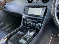 USED 2017 17 JAGUAR XJ 3.0 D V6 PORTFOLIO 4d 302 BHP 