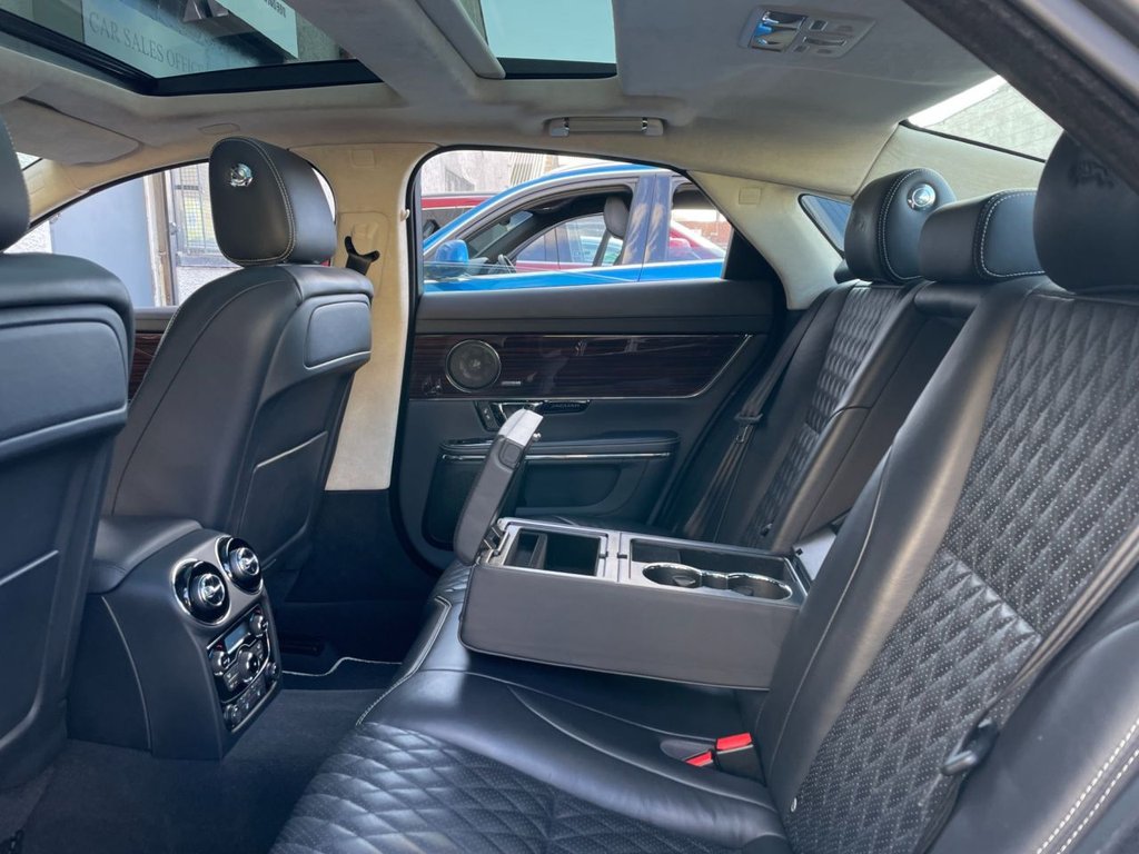 USED 2017 17 JAGUAR XJ 3.0 D V6 PORTFOLIO 4d 302 BHP 