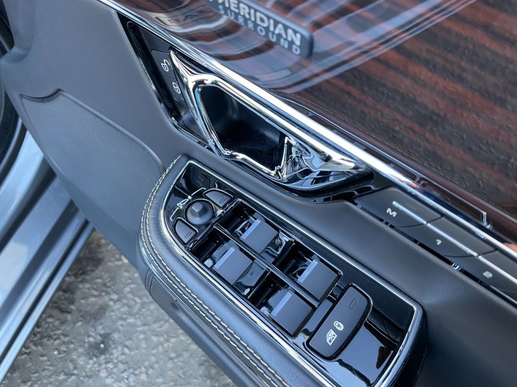 USED 2017 17 JAGUAR XJ 3.0 D V6 PORTFOLIO 4d 302 BHP 