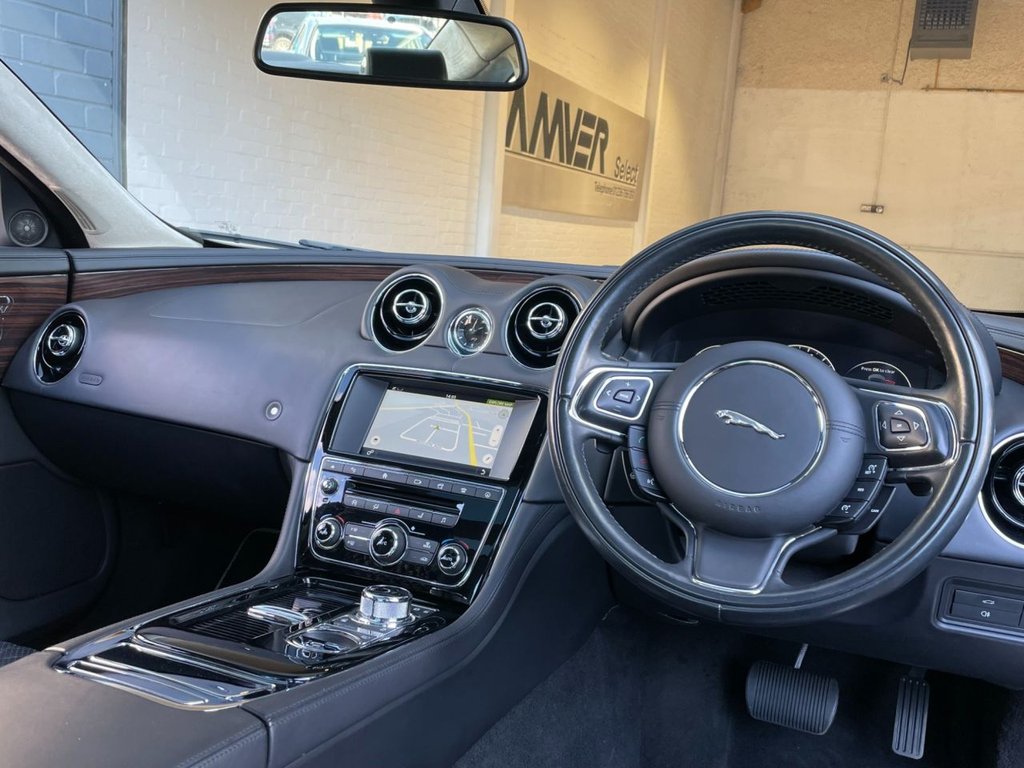 USED 2017 17 JAGUAR XJ 3.0 D V6 PORTFOLIO 4d 302 BHP 