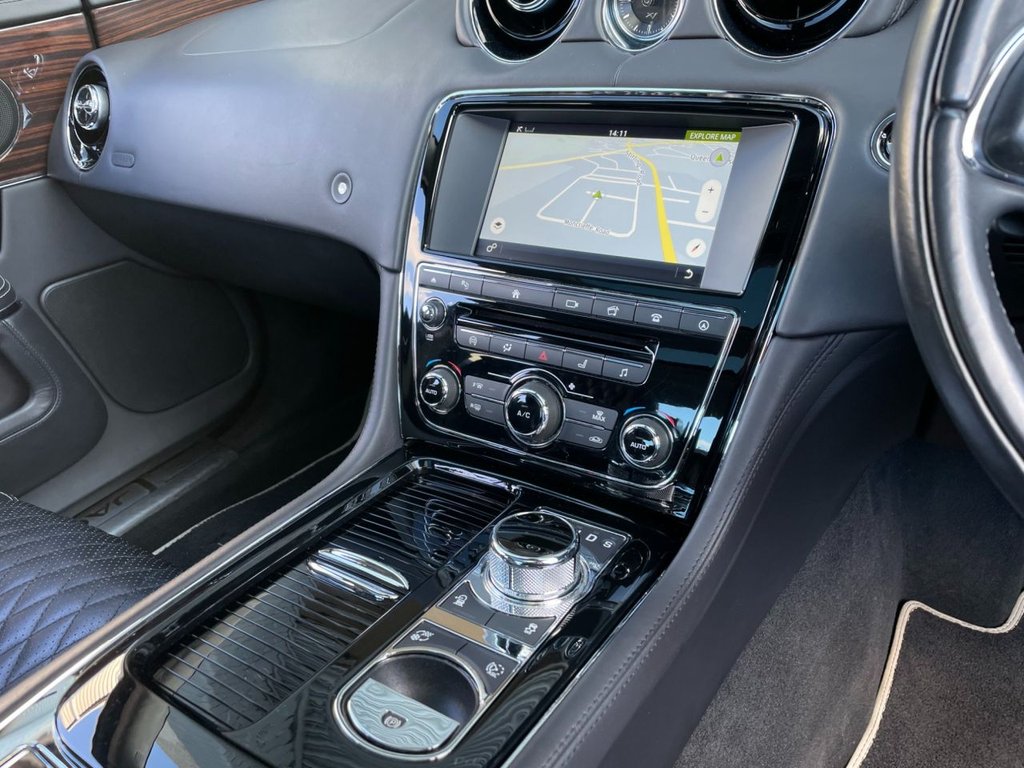 USED 2017 17 JAGUAR XJ 3.0 D V6 PORTFOLIO 4d 302 BHP 