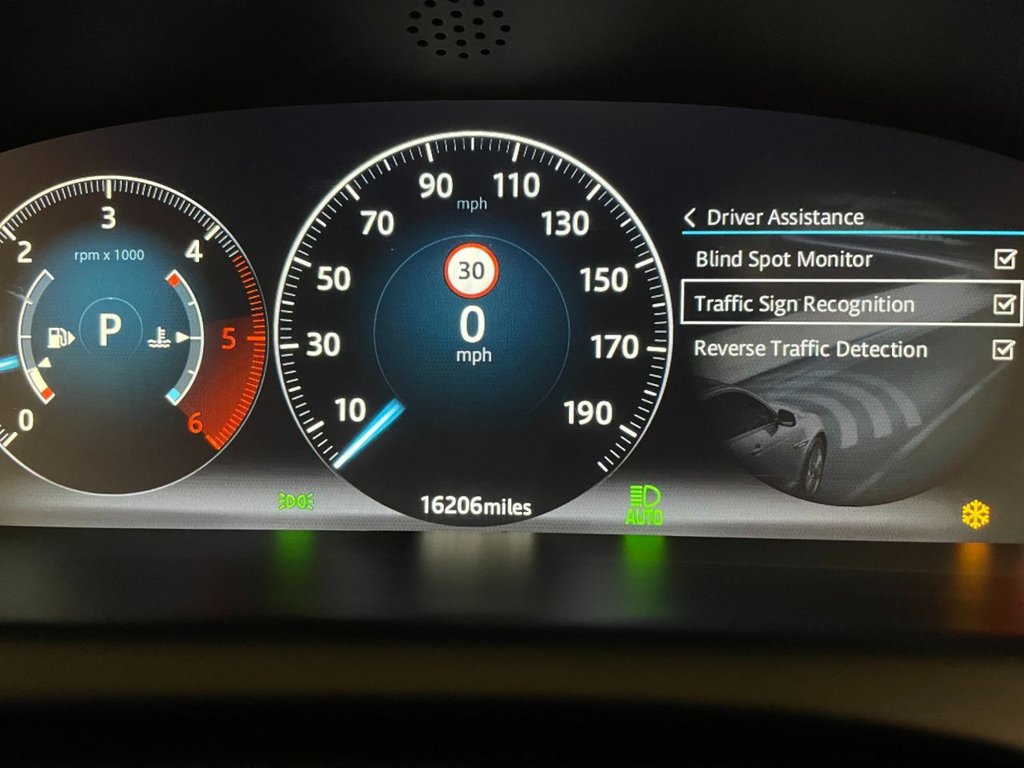 USED 2017 17 JAGUAR XJ 3.0 D V6 PORTFOLIO 4d 302 BHP 
