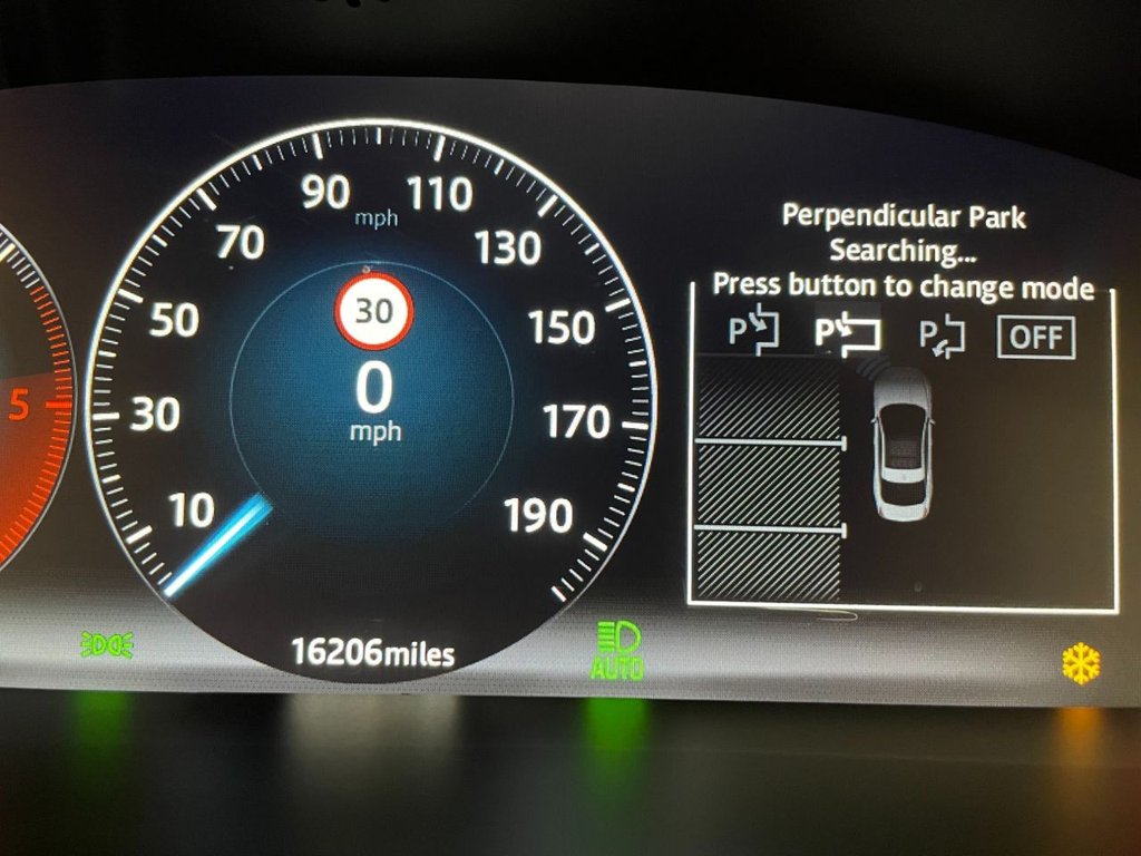 USED 2017 17 JAGUAR XJ 3.0 D V6 PORTFOLIO 4d 302 BHP 