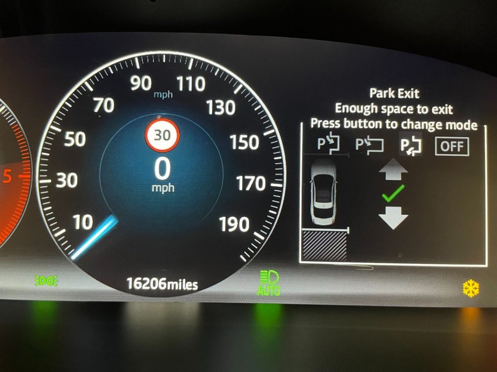 USED 2017 17 JAGUAR XJ 3.0 D V6 PORTFOLIO 4d 302 BHP 