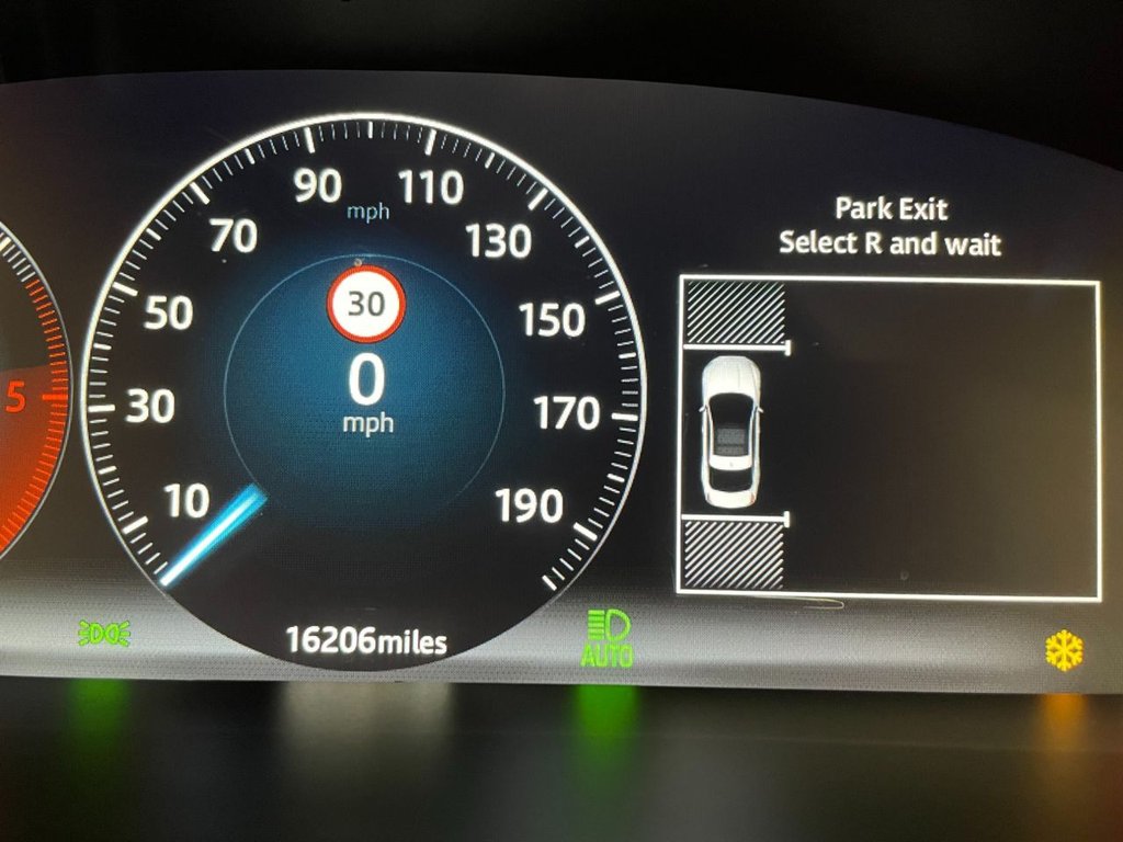 USED 2017 17 JAGUAR XJ 3.0 D V6 PORTFOLIO 4d 302 BHP 