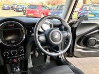 USED 2015 15 MINI HATCH ONE 1.2 ONE 3d 101 BHP Only &pound;20 Yearly Road Tax