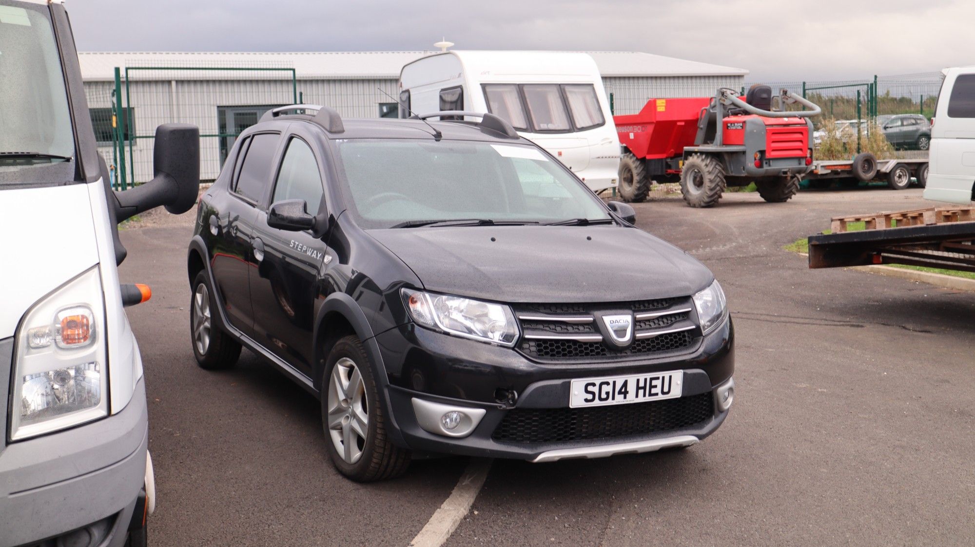 dacia-sandero-stepway-black