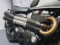 USED 2019 68 TRIUMPH STREET SCRAMBLER 900cc ONLY 3,340 MILES FROM NEW