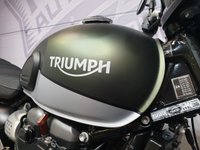 USED 2019 68 TRIUMPH STREET SCRAMBLER 900cc ONLY 3,340 MILES FROM NEW