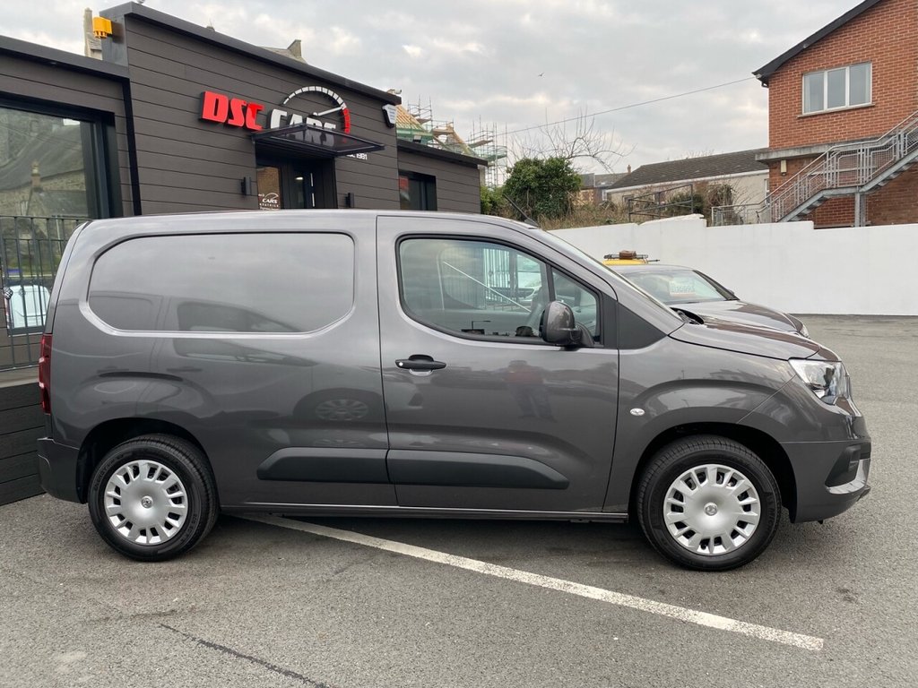 USED 2022 VAUXHALL COMBO 1.5 L1H1 2000 SPORTIVE 101 BHP EXCELLENT VALUE....ONLY A FEW LEFT!