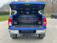 USED 2017 17 TOYOTA HI-LUX 2.4 INVINCIBLE 4WD D-4D DCB 148 BHP 