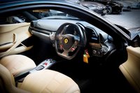 USED 2011 61 FERRARI 458 4.5 ITALIA DCT 2d 570 BHP STUNNING COLOUR COMBINATION, FULL FERRARI HISTORY, LOW MILES, 12 MONTH WARRANTY