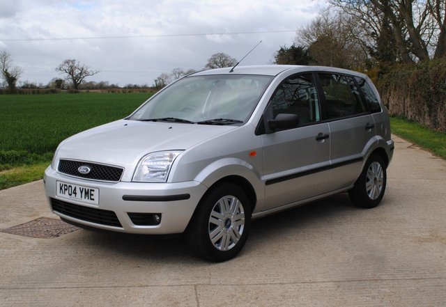 2004 04 Ford Fusion 1.6 FUSION 3 5d 100 BHP