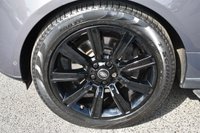 USED 2017 67 LAND ROVER RANGE ROVER RANGE ROVER TDV6 AUTOBIOGRAPHY L/ROVER REAR ENTERTAINMENT 1 OWNER