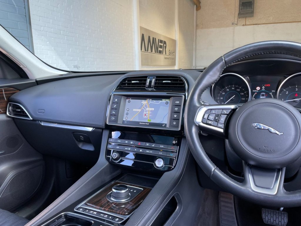 USED 2018 18 JAGUAR F-PACE 2.0 PORTFOLIO AWD 5d 238 BHP 