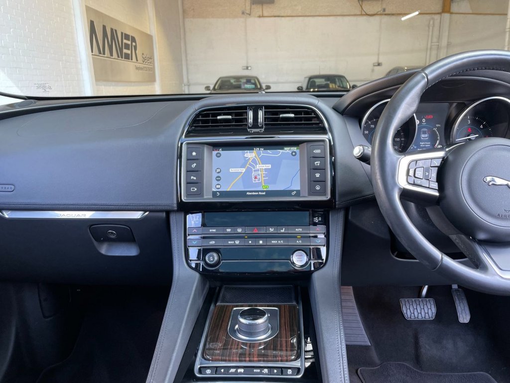 USED 2018 18 JAGUAR F-PACE 2.0 PORTFOLIO AWD 5d 238 BHP 