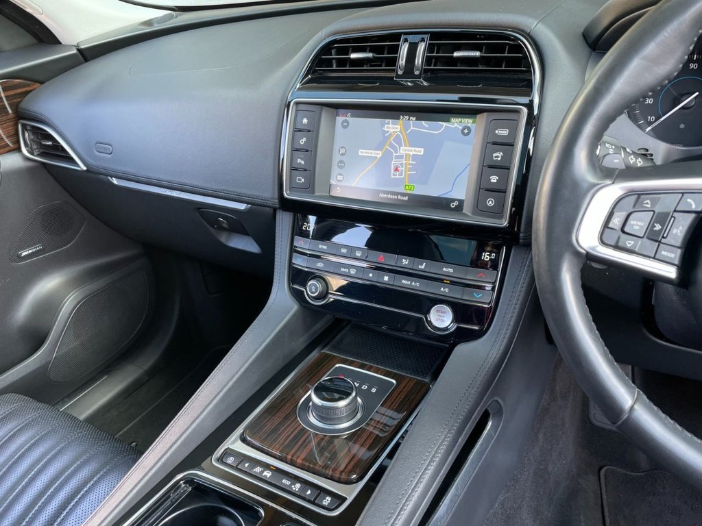 USED 2018 18 JAGUAR F-PACE 2.0 PORTFOLIO AWD 5d 238 BHP 