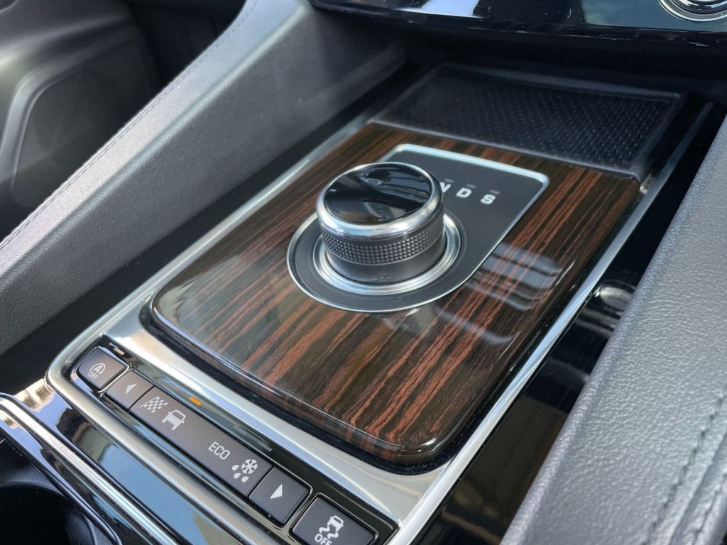 USED 2018 18 JAGUAR F-PACE 2.0 PORTFOLIO AWD 5d 238 BHP 