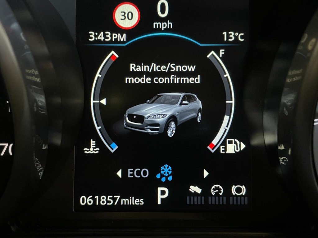 USED 2018 18 JAGUAR F-PACE 2.0 PORTFOLIO AWD 5d 238 BHP 