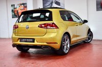 USED 2018 18 VOLKSWAGEN GOLF 1.5 R LINE TSI EVO 3d 148 BHP PAN ROOF / 18" SEBRING ALLOYS