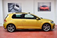 USED 2018 18 VOLKSWAGEN GOLF 1.5 R LINE TSI EVO 3d 148 BHP PAN ROOF / 18" SEBRING ALLOYS