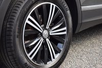USED 2018 68 VOLKSWAGEN TIGUAN 2.0 SE NAVIGATION TDI DSG 5d 148 BHP FULL VW SERVICE HISTORY! 2 KEYS!