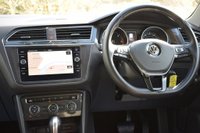 USED 2018 68 VOLKSWAGEN TIGUAN 2.0 SE NAVIGATION TDI DSG 5d 148 BHP FULL VW SERVICE HISTORY! 2 KEYS!