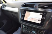 USED 2018 68 VOLKSWAGEN TIGUAN 2.0 SE NAVIGATION TDI DSG 5d 148 BHP FULL VW SERVICE HISTORY! 2 KEYS!