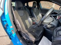 USED 2015 65 VOLVO V40 2.0 D2 R-DESIGN 5d 118 BHP 
