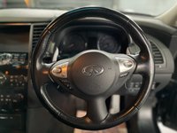 USED 2014 64 INFINITI QX70 3.0 QX70 30D GT PREMIUM 5d 235 BHP QX70 3.0D GT PREMIUM - QUILTED LEATHER - 21 INCH ALLOYS - REVERSE CAMERA - POWERBOOT - HEATED AND COOLING FRONT SEATS