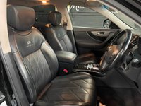 USED 2014 64 INFINITI QX70 3.0 QX70 30D GT PREMIUM 5d 235 BHP QX70 3.0D GT PREMIUM - QUILTED LEATHER - 21 INCH ALLOYS - REVERSE CAMERA - POWERBOOT - HEATED AND COOLING FRONT SEATS
