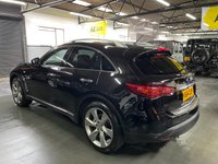 USED 2014 64 INFINITI QX70 3.0 QX70 30D GT PREMIUM 5d 235 BHP QX70 3.0D GT PREMIUM - QUILTED LEATHER - 21 INCH ALLOYS - REVERSE CAMERA - POWERBOOT - HEATED AND COOLING FRONT SEATS