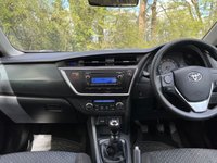USED 2014 14 TOYOTA AURIS 1.4 ACTIVE D-4D  5d 89 BHP ZERO DEPOSIT FINANCE AVAILABLE