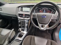 USED 2014 64 VOLVO V40 1.6 T3 R-DESIGN LUX NAV 5d 148 BHP ZERO DEPOSIT FINANCE AVAILABLE