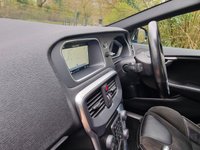 USED 2014 64 VOLVO V40 1.6 T3 R-DESIGN LUX NAV 5d 148 BHP ZERO DEPOSIT FINANCE AVAILABLE