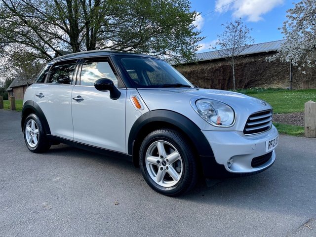 2012 12 MINI Countryman 1.6 COOPER 5d 122 BHP