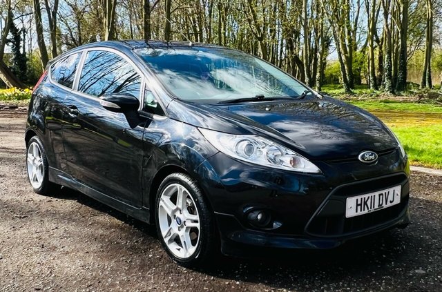 2011 11 Ford Fiesta 1.6 ZETEC S 3d 118 BHP
