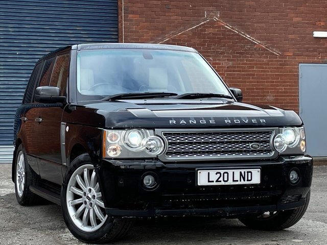 View our Land Rover Range Rover 3.6 TDV8 VOGUE SE 5d 272 BHP