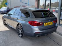 USED 2020 20 BMW 5 SERIES 3.0 530D XDRIVE M SPORT TOURING 5d 261 BHP +  BLACK LEATHER WITH HEATED SEATS + BLUETOOTH + FULL SERVICE HISTORY + HEAD UP DISPLAY +