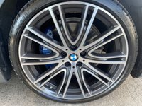 USED 2020 20 BMW 5 SERIES 3.0 530D XDRIVE M SPORT TOURING 5d 261 BHP +  BLACK LEATHER WITH HEATED SEATS + BLUETOOTH + FULL SERVICE HISTORY + HEAD UP DISPLAY +