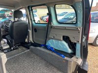 USED 2010 60 RENAULT KANGOO 1.6 EXTREME 16V 5d 105 BHP AUTOMATIC WAV with Air Con - Only 25K