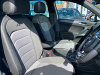 USED 2018 18 VOLKSWAGEN TIGUAN 2.0 R LINE TSI BMT 4MOTION DSG 5d 177 BHP Panoramic Sunroof + Navigation