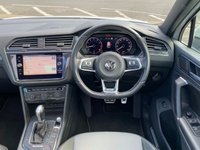 USED 2018 18 VOLKSWAGEN TIGUAN 2.0 R LINE TSI BMT 4MOTION DSG 5d 177 BHP Panoramic Sunroof + Navigation