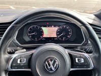 USED 2018 18 VOLKSWAGEN TIGUAN 2.0 R LINE TSI BMT 4MOTION DSG 5d 177 BHP Panoramic Sunroof + Navigation