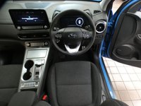USED 2022 71 HYUNDAI KONA 0.0 PREMIUM 5d 135 BHP AN OPPORTUNITY TO SKIP WAIT-LIST FOR EXTREMELY POPULAR HYUNDAI KONA ALL ELECTRIC