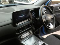 USED 2022 71 HYUNDAI KONA 0.0 PREMIUM 5d 135 BHP AN OPPORTUNITY TO SKIP WAIT-LIST FOR EXTREMELY POPULAR HYUNDAI KONA ALL ELECTRIC