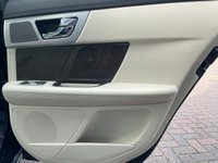 USED 2014 64 JAGUAR XF 3.0 D V6 PREMIUM LUXURY 4d 240 BHP HEATED/COOLED SEATS, MERIDIAN SOUND