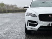 USED 2017 17 JAGUAR F-PACE 2.0 R-SPORT AWD 5d 178 BHP Privacy, NAV, DAB, Sensors